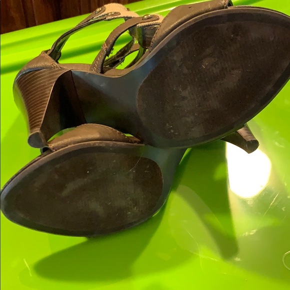 3/20$ Trend Report 9.5 gladiator heels - Picture 4 of 4